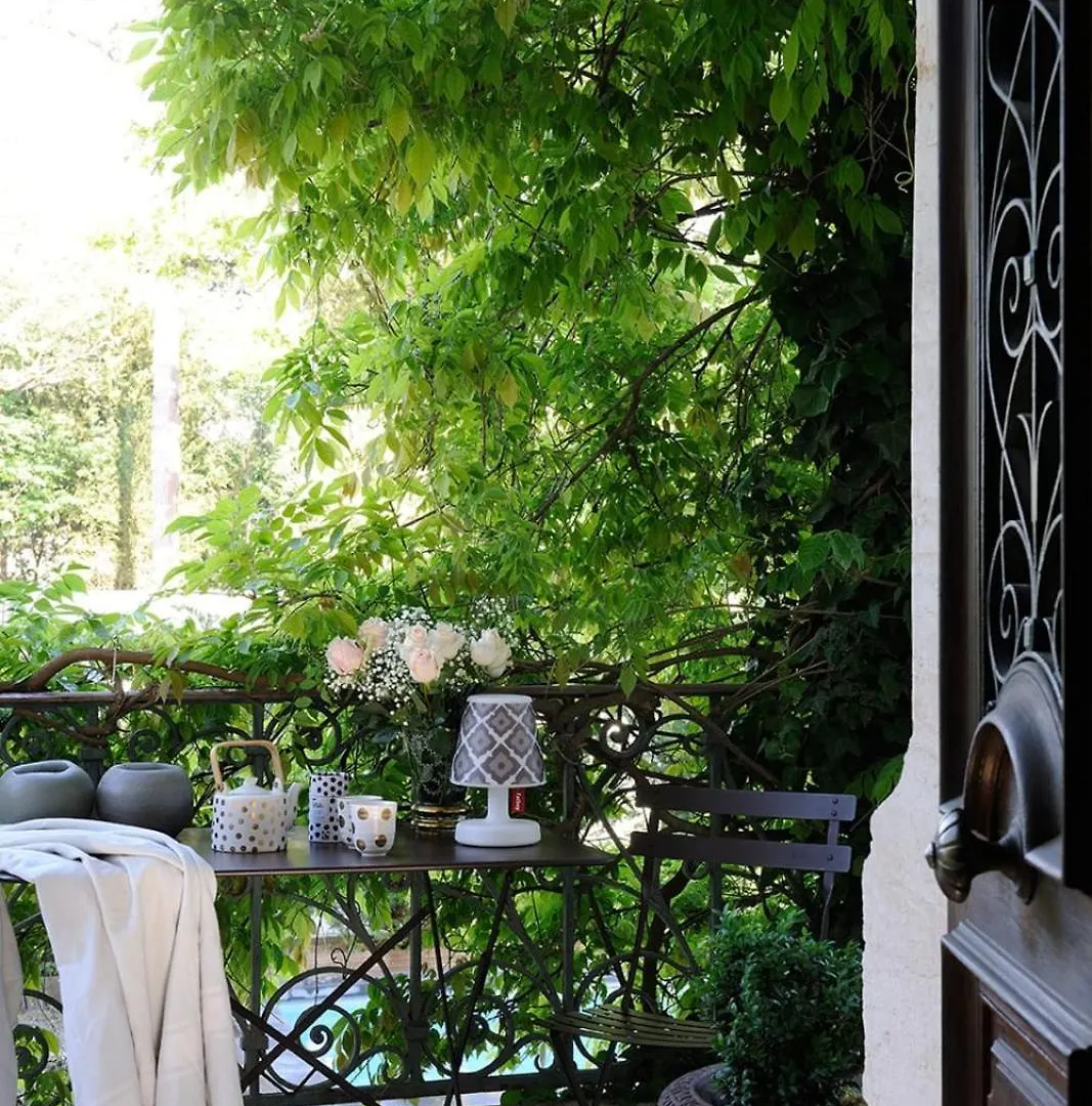 Le Manoir Amazing Hotel Particulier with garden and pool Collonges-au-Mont-dʼOr